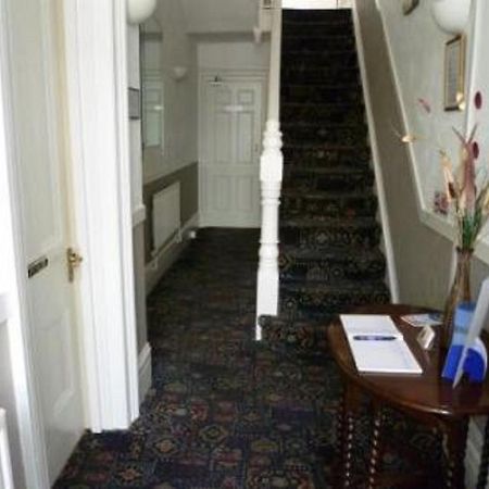 Sandy Bay Guest House Bournemouth Bagian luar foto