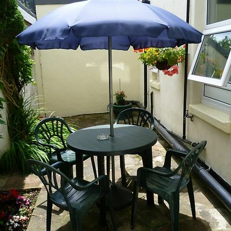Sandy Bay Guest House Bournemouth Bagian luar foto