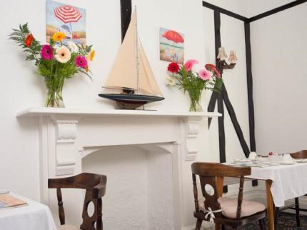 Sandy Bay Guest House Bournemouth Bagian luar foto