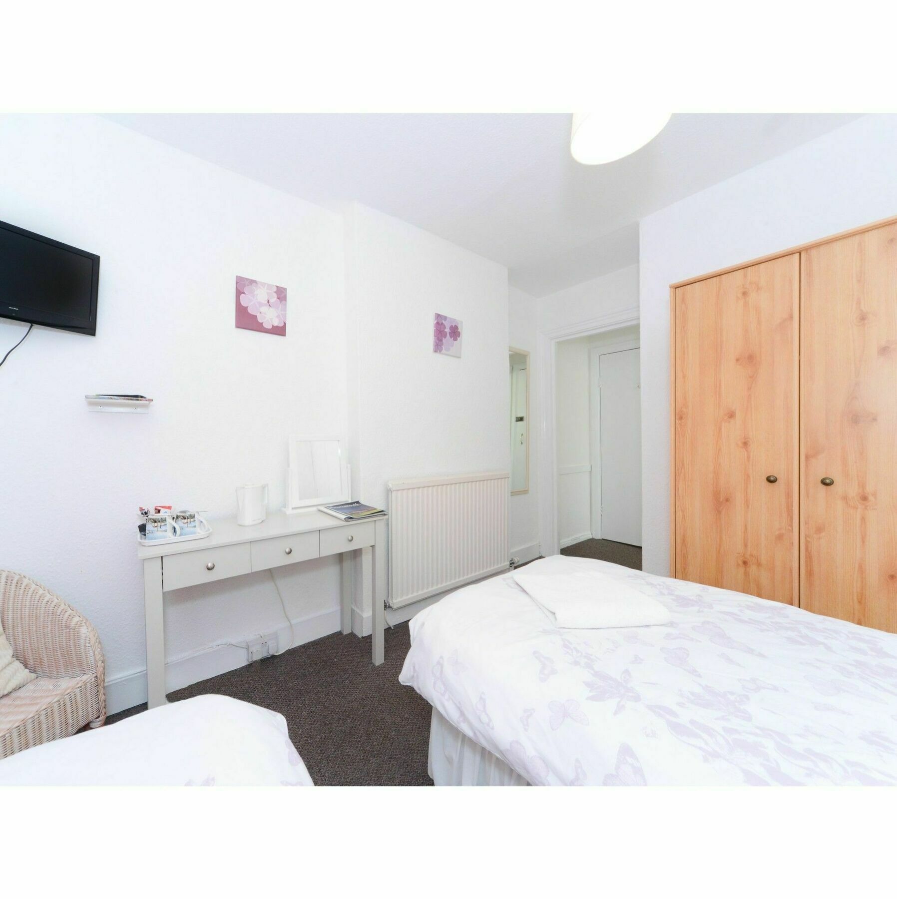 Sandy Bay Guest House Bournemouth Bagian luar foto