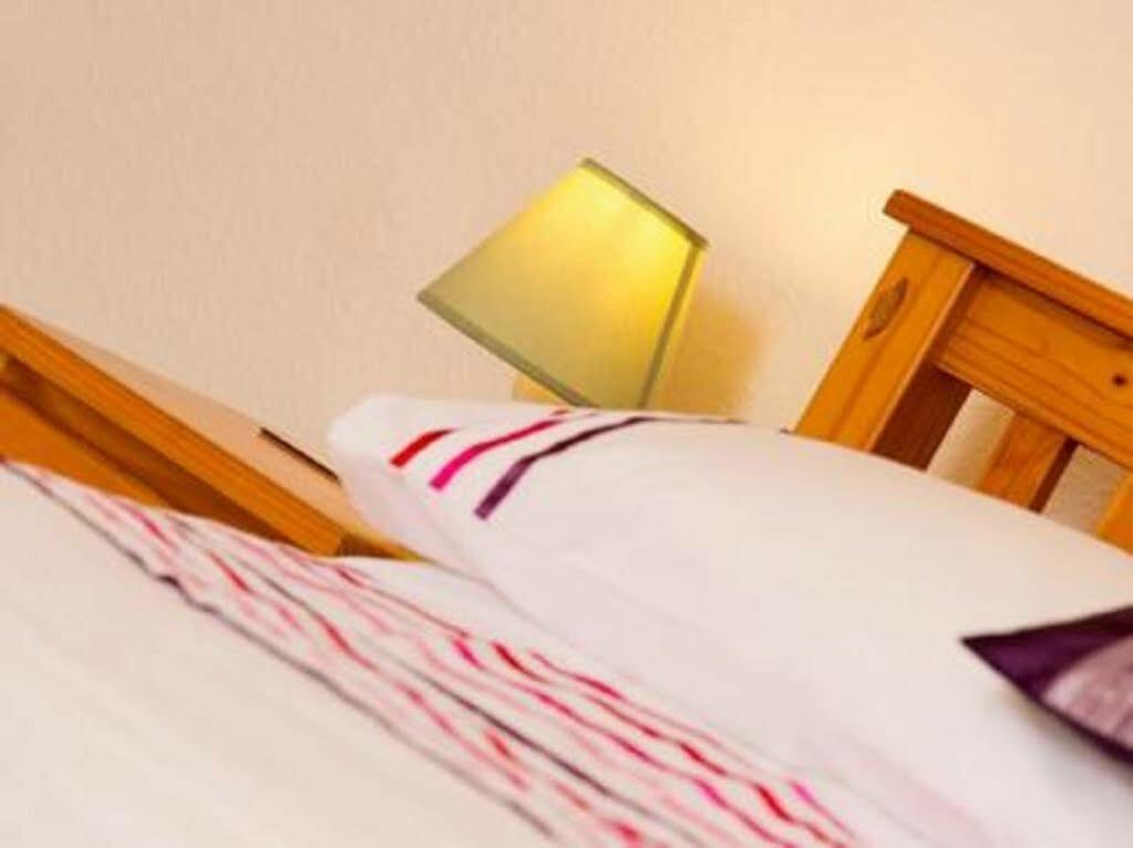 Sandy Bay Guest House Bournemouth Bagian luar foto